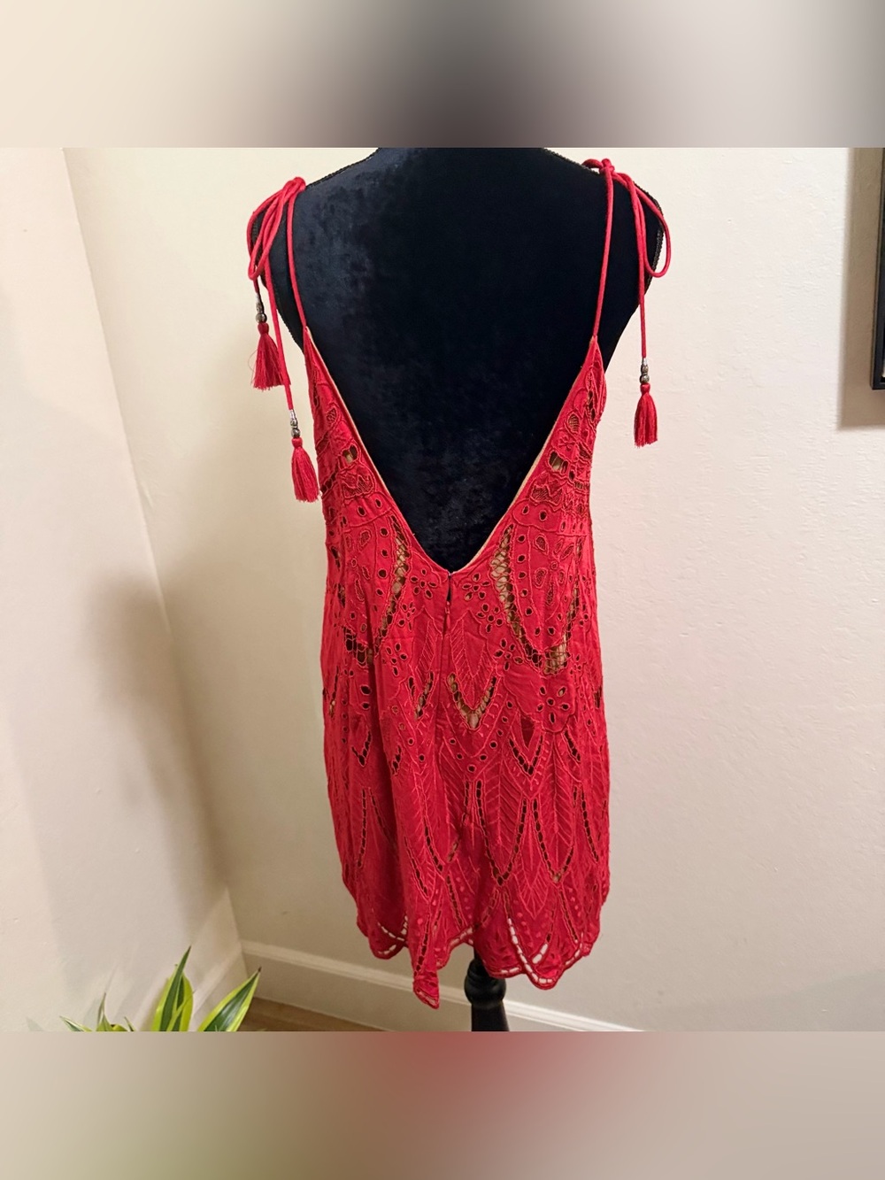 Free People PYT Mini Dress Red Lace Boho Crochet Scalloped Cutout Strappy V-Neck - Picture 11 of 15